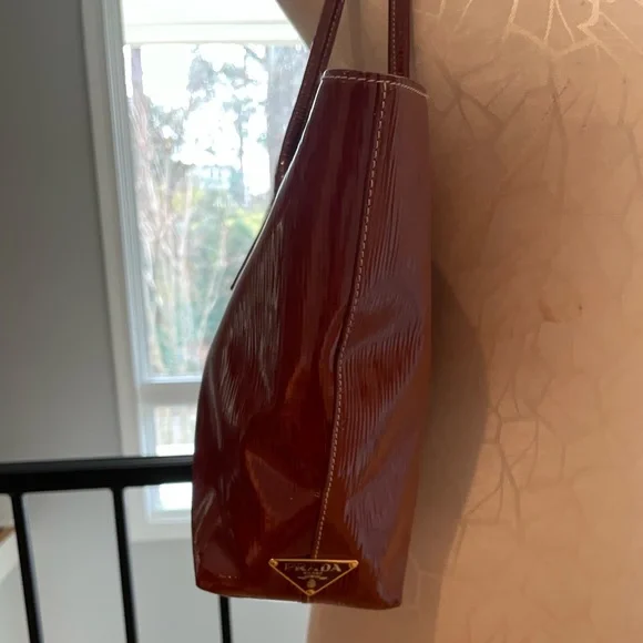 Prada Rust Patent Leather Shoulder Bag WITH AUTHENTICITY CARD - Picture 2 of 14